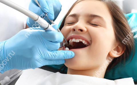 Почему важно лечить молочные зубы