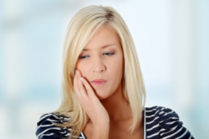 Болят зубы после лечения кариеса — что делать?